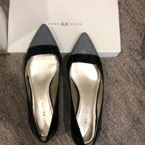 Adorable kitty heel shoes